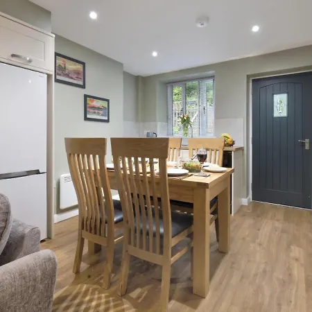 Fir Holme * Newby Bridge